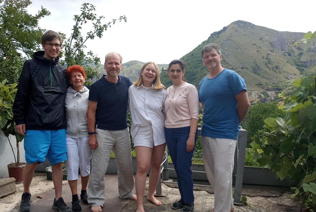 Nnn Guest House Goris Dış mekan fotoğraf