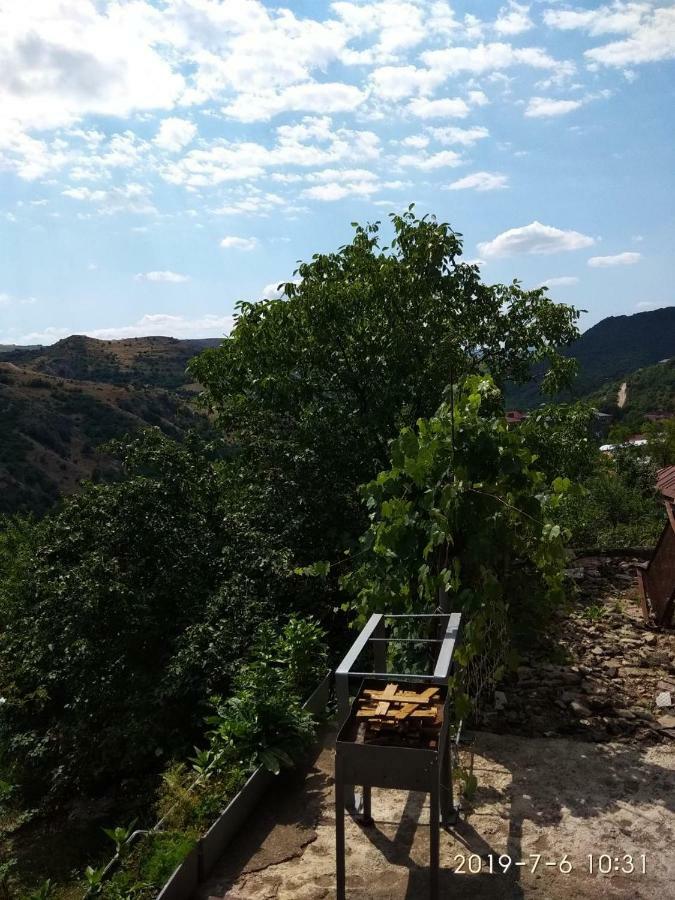 Nnn Guest House Goris Dış mekan fotoğraf