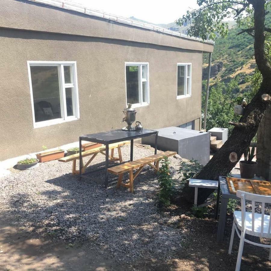 Nnn Guest House Goris Dış mekan fotoğraf