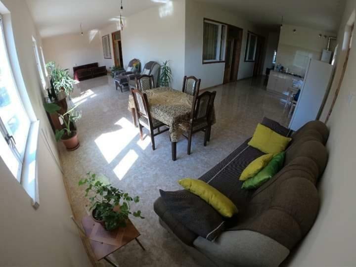 Nnn Guest House Goris Dış mekan fotoğraf
