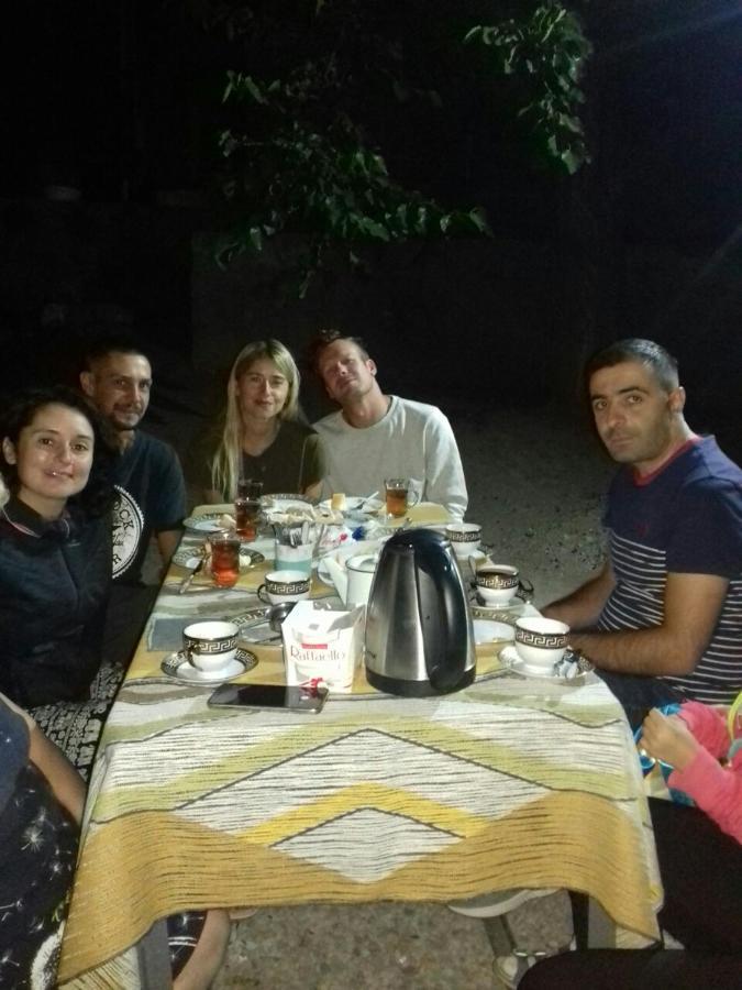 Nnn Guest House Goris Dış mekan fotoğraf