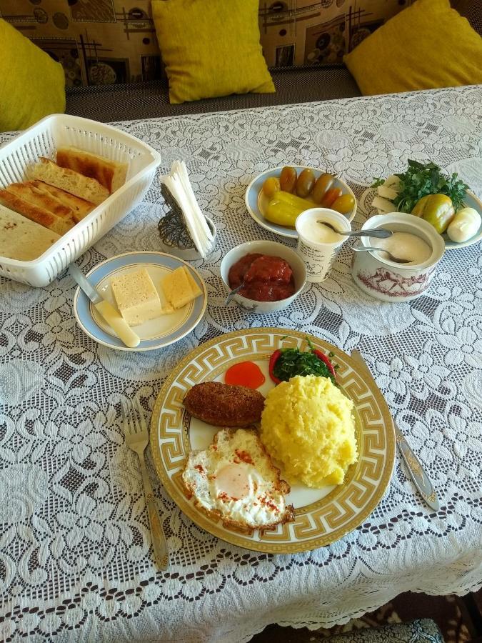 Nnn Guest House Goris Dış mekan fotoğraf