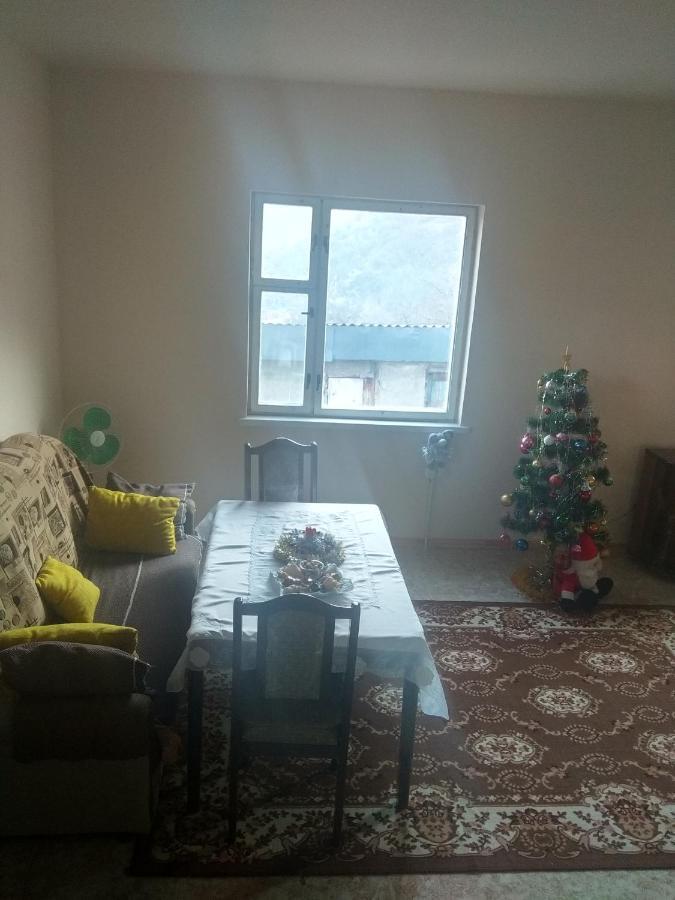 Nnn Guest House Goris Dış mekan fotoğraf